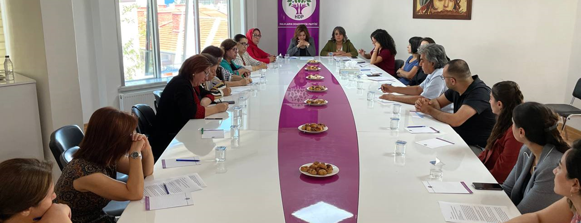Kadın Diplomasi Komisyonumuz Ortadoğulu ve Kuzey Afrikalı kadınlarla toplantı gerçekleştirdi