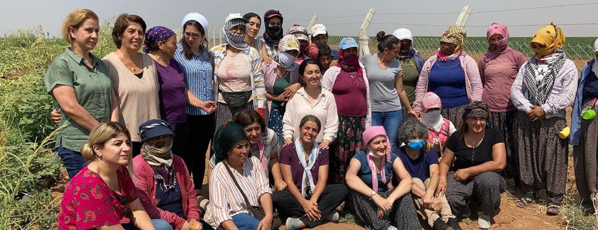Kadın Meclisimiz tarım işçisi kadınlarla buluştu: Sesinizin ulaşmadığı yerlerde sorunlarınızı anlatacağız
