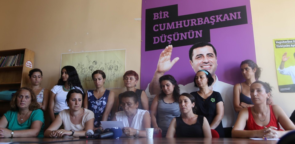 HDK ve HDPli Alevi kadınlardan basın toplantısı