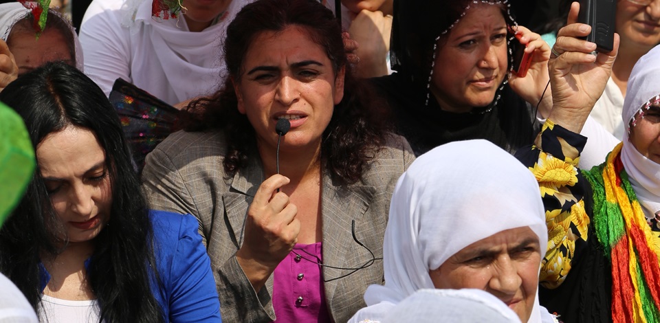 HDP Eş Başkanı Yüksekdağ ve HDP Milletvekili Tuncel, Rojava için oturma eylemine katıldı