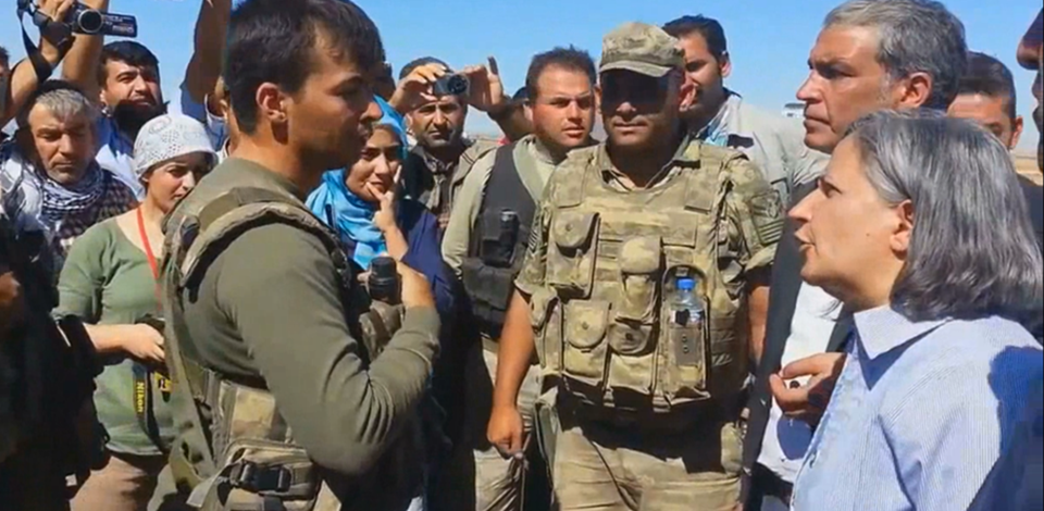 HDP, Kışanaka çıkın dışarı diyen askerin ödüllendirilmesini Davutoğluna sordu