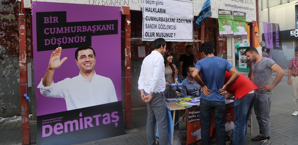 Beyoğlunda seçim stantları açılıyor