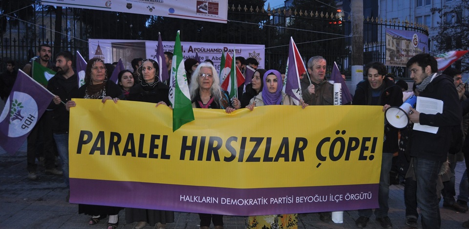 İstanbulda yolsuzluk protestoları