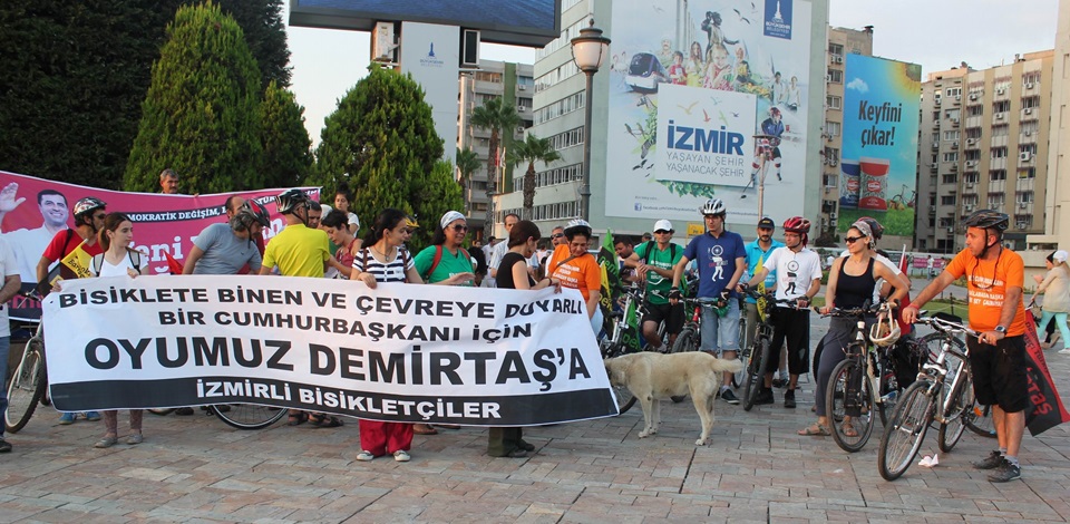İzmirli bisikletçilerden Demirtaşa destek