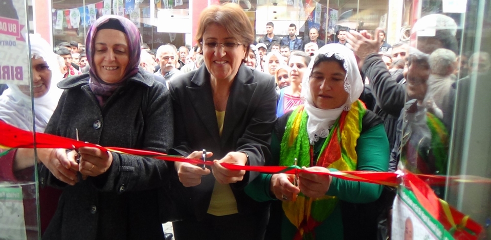 HDP Dörtyolda üçüncü seçim bürosunu açtı