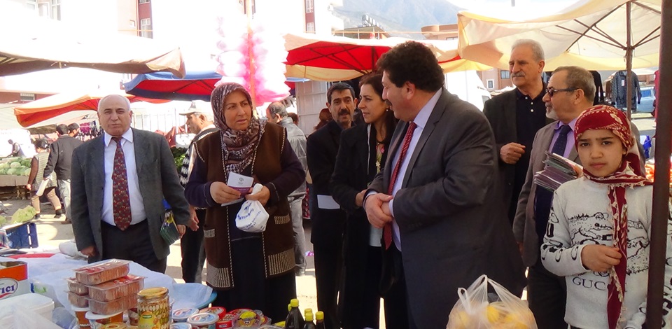 HDP Eşbaşkan adayları esnafı ziyaret etti