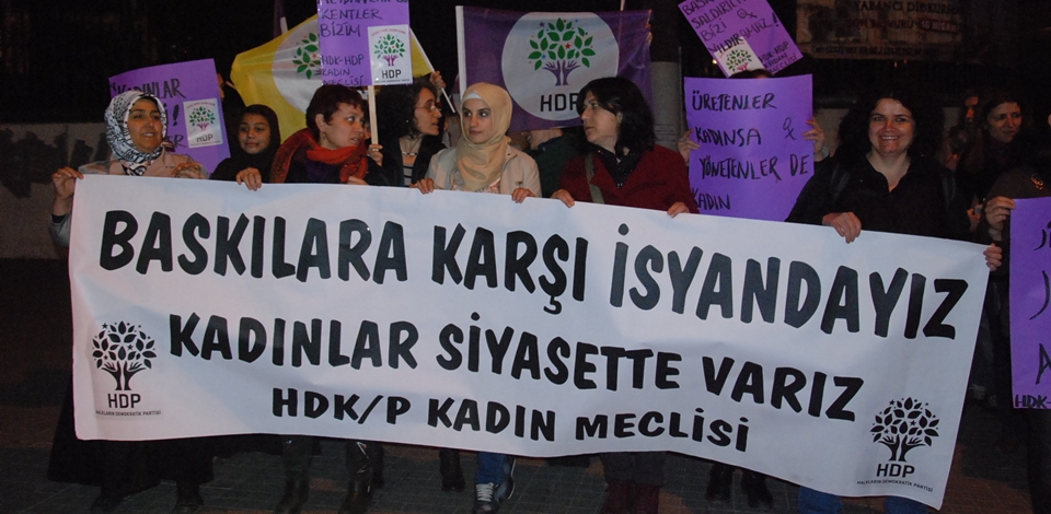 Kadınlar HDPye yönelik saldırıları protesto etti
