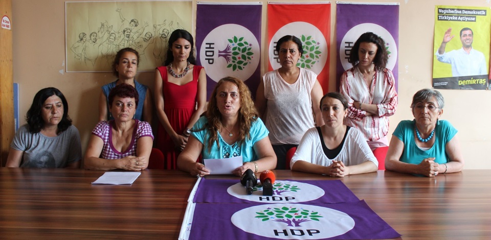 HDK-HDP Kadın Meclisi IŞİD saldırılarına karşı basın açıklaması 