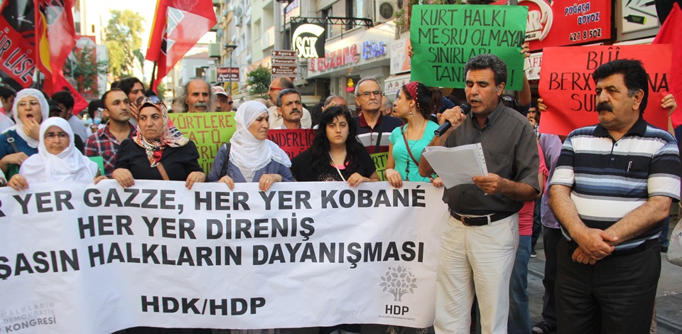 İzmirde HDPlilerden Rojava ve Filistin yürüyüşü     