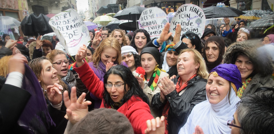 HDPli kadın adaylardan coşkulu 8 Mart kutlaması