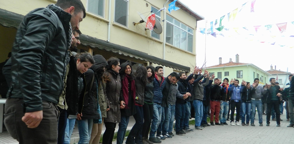 Edirnede HDP eşbaşkan adayı Ece esnafları ziyaret etti