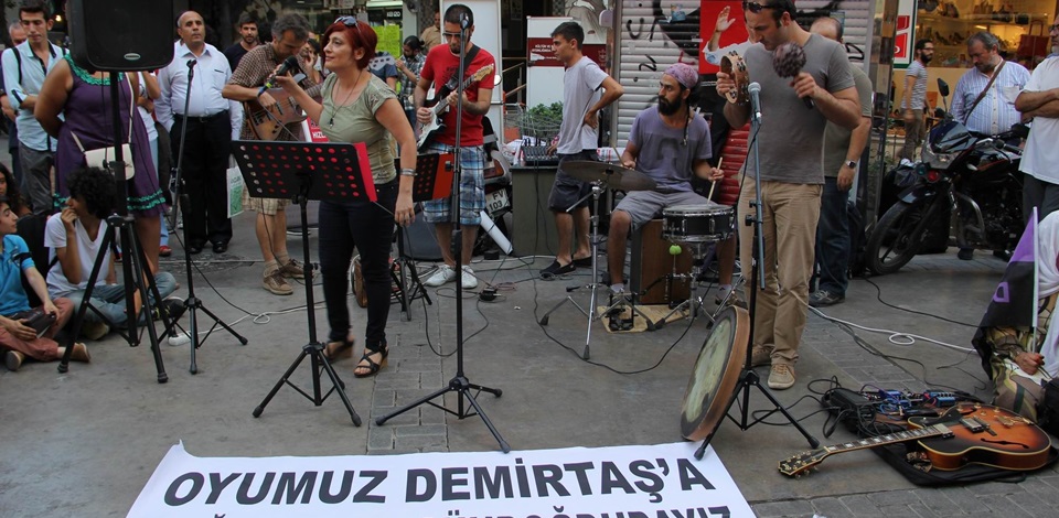 İzmirli müzisyenler: Oyumuz Demirtaşa