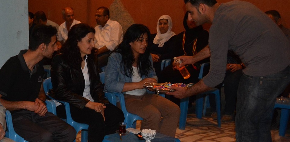 Tahliye edilen sağlık öğrencisine HDPlilerden ziyaret