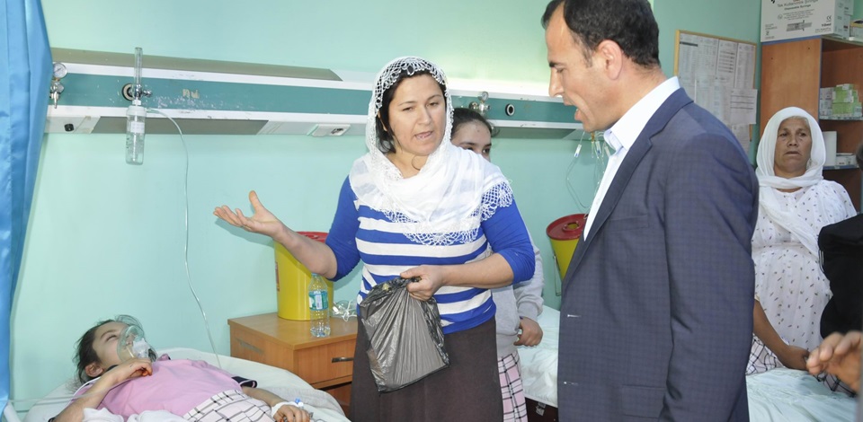 HDP Milletvekili Faysal Sarıyıldız, polis saldırısına uğrayan çocukları ziyaret etti