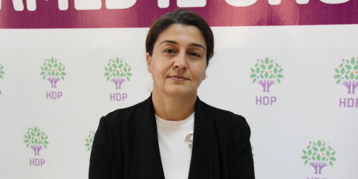 Hülya Alökmen Uyanık’ın gözaltına alınması Kürt kadınların mücadelesine yönelik intikam politikasıdır