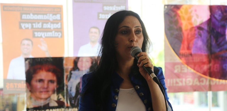 Kadınlar Demirtaş için Gazi Mahallesinde seçim bürosu açtı